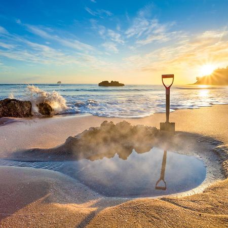 Hot Water Beach Bure Wai Hotwater Beach Экстерьер фото